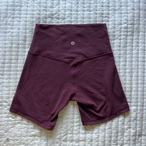 LIKE NEW Lululemon Align 6in shorts 🍒
